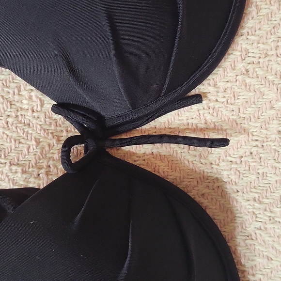 Victoria's Secret Underwire Ruffled Bikini Top, Adjustable, Size 34B - Picture 3 of 5